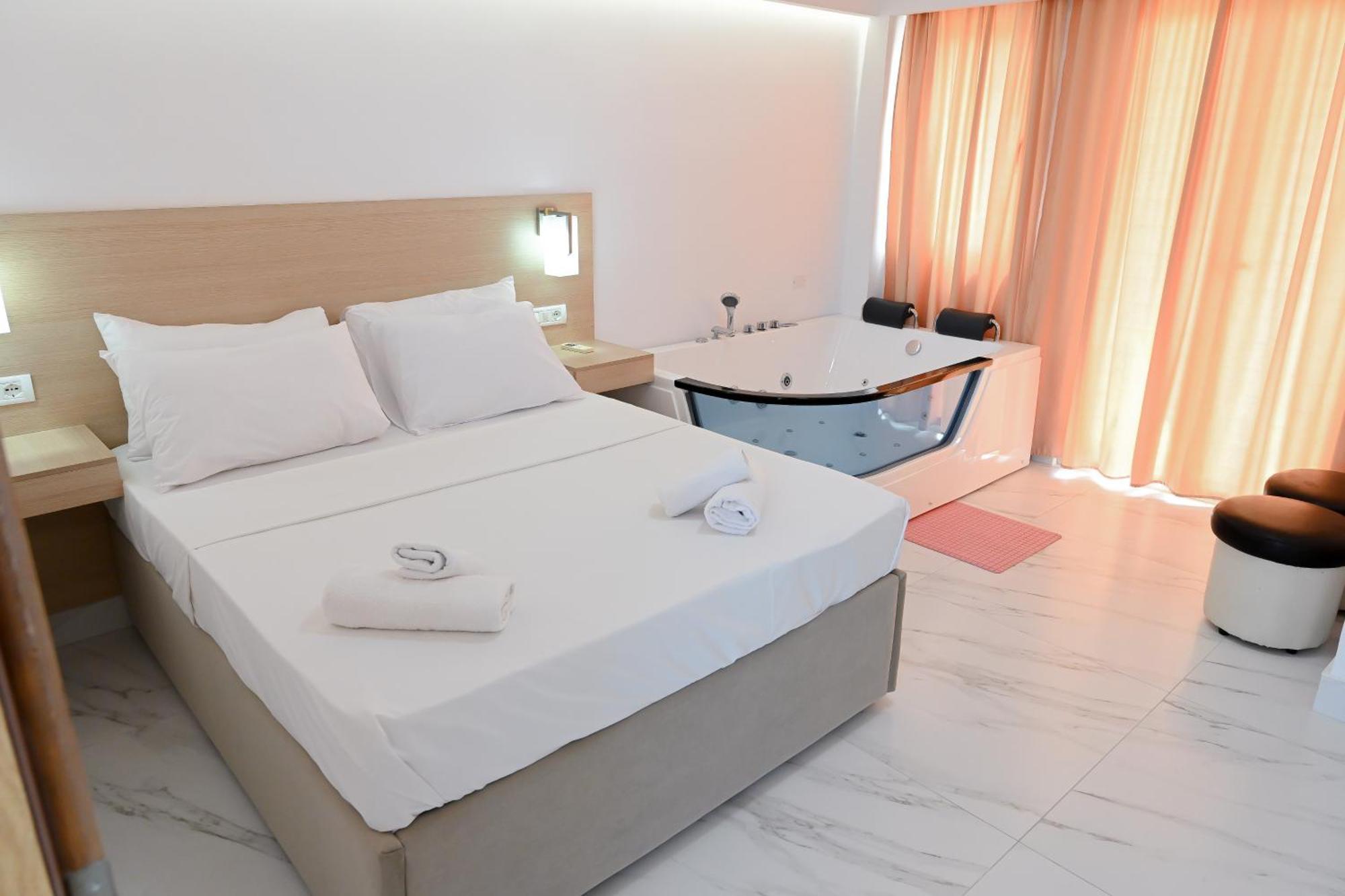 Hotel Kriti Max , Shengjin Shëngjin 외부 사진
