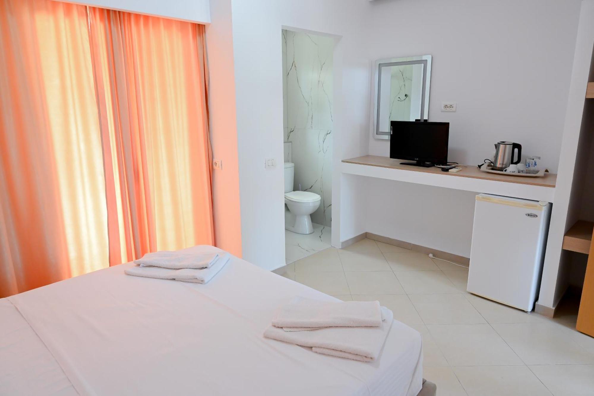 Hotel Kriti Max , Shengjin Shëngjin 외부 사진