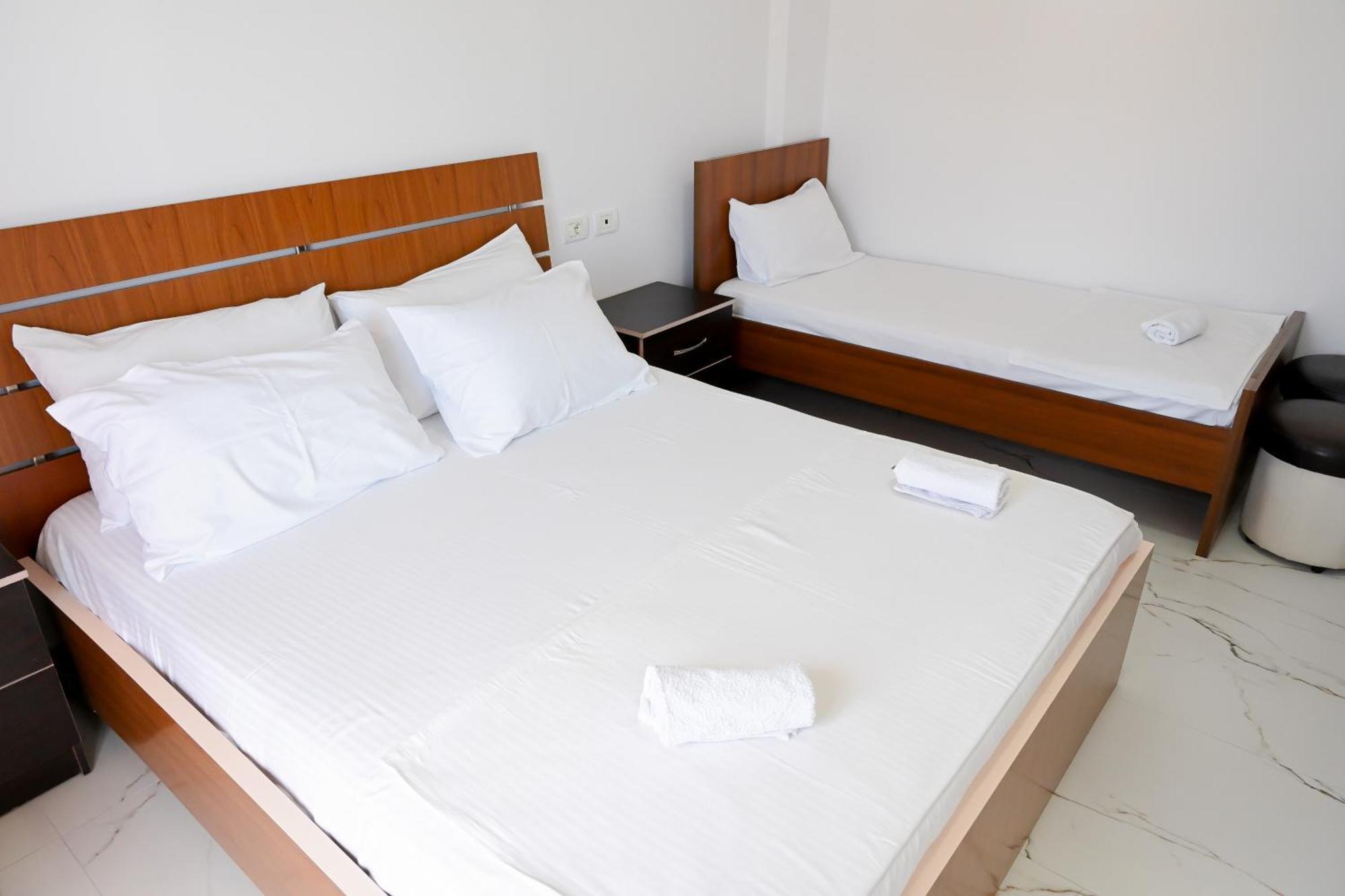 Hotel Kriti Max , Shengjin Shëngjin 외부 사진