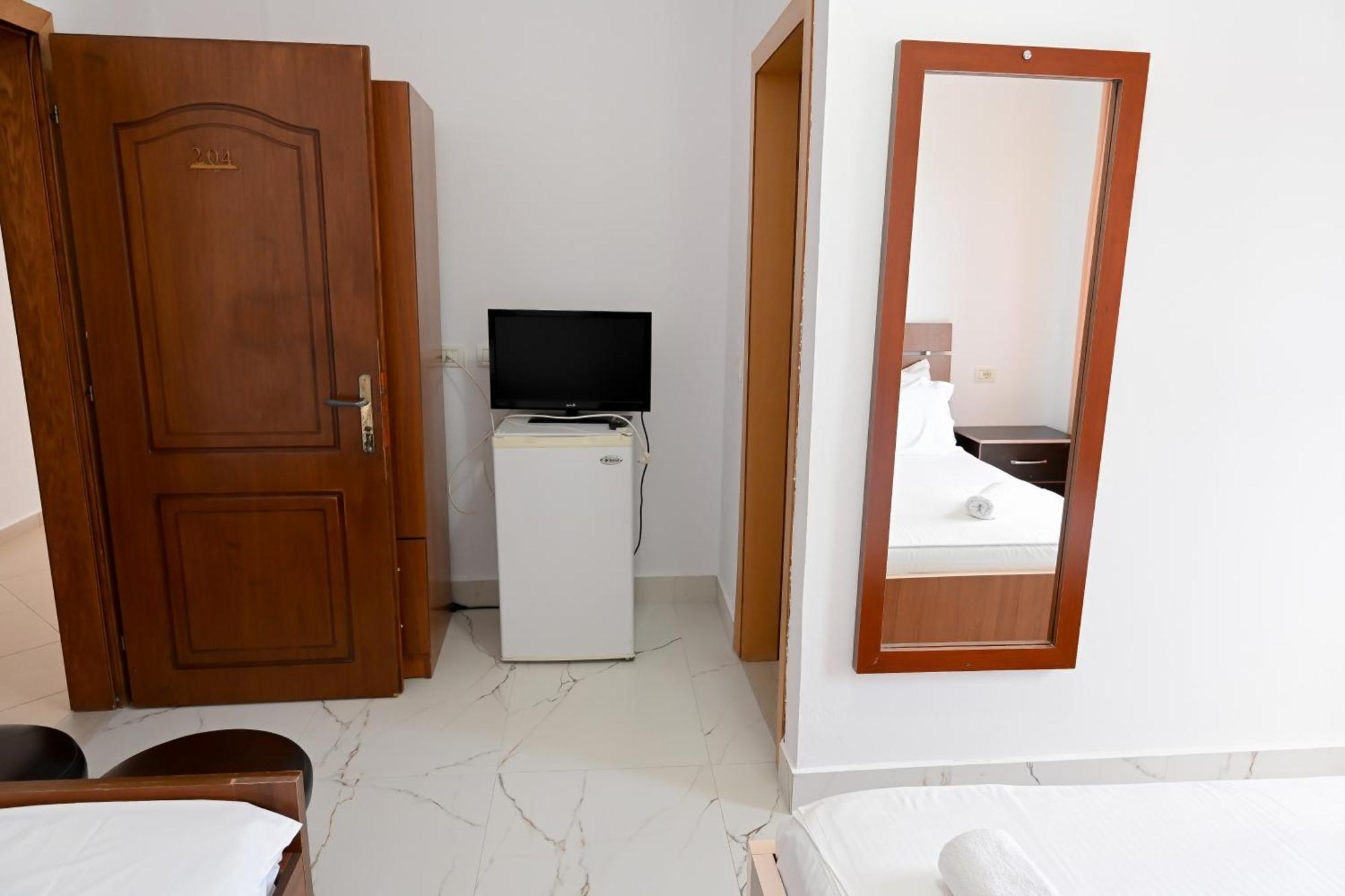 Hotel Kriti Max , Shengjin Shëngjin 외부 사진