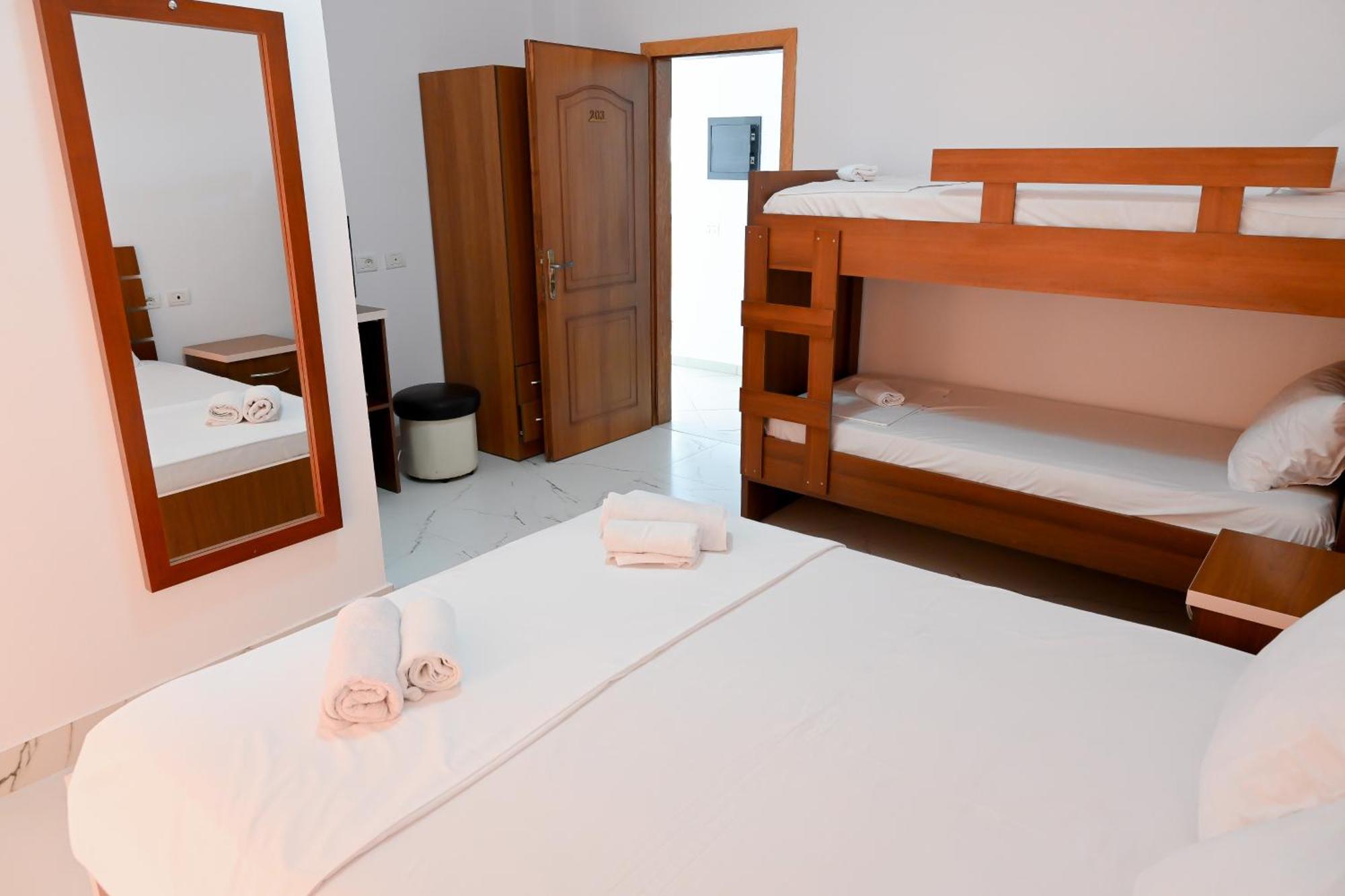 Hotel Kriti Max , Shengjin Shëngjin 외부 사진