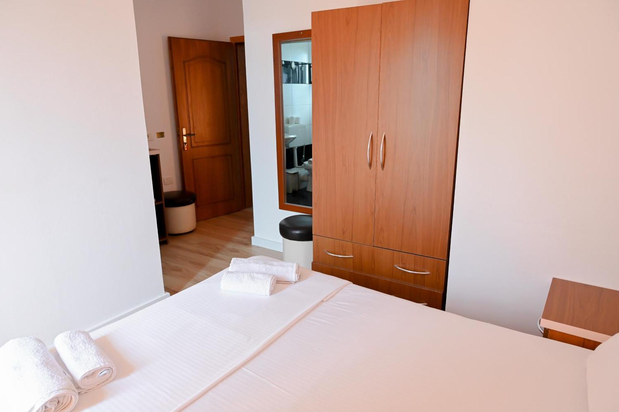 Hotel Kriti Max , Shengjin Shëngjin 외부 사진