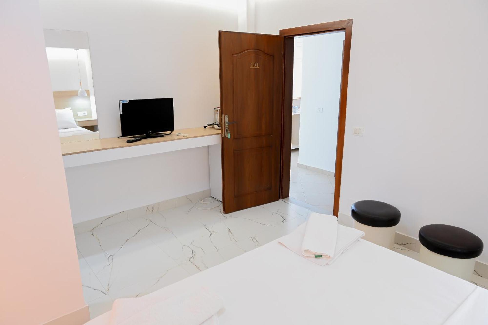Hotel Kriti Max , Shengjin Shëngjin 외부 사진