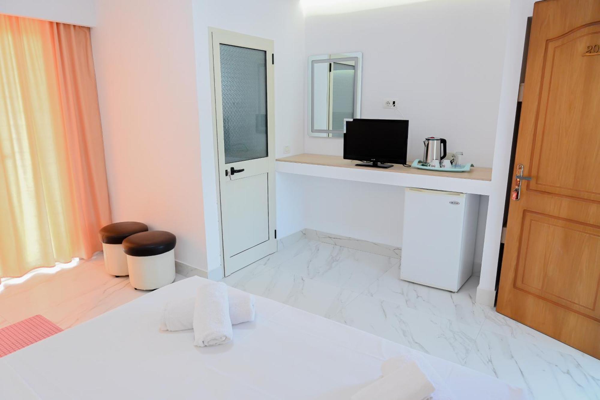 Hotel Kriti Max , Shengjin Shëngjin 외부 사진