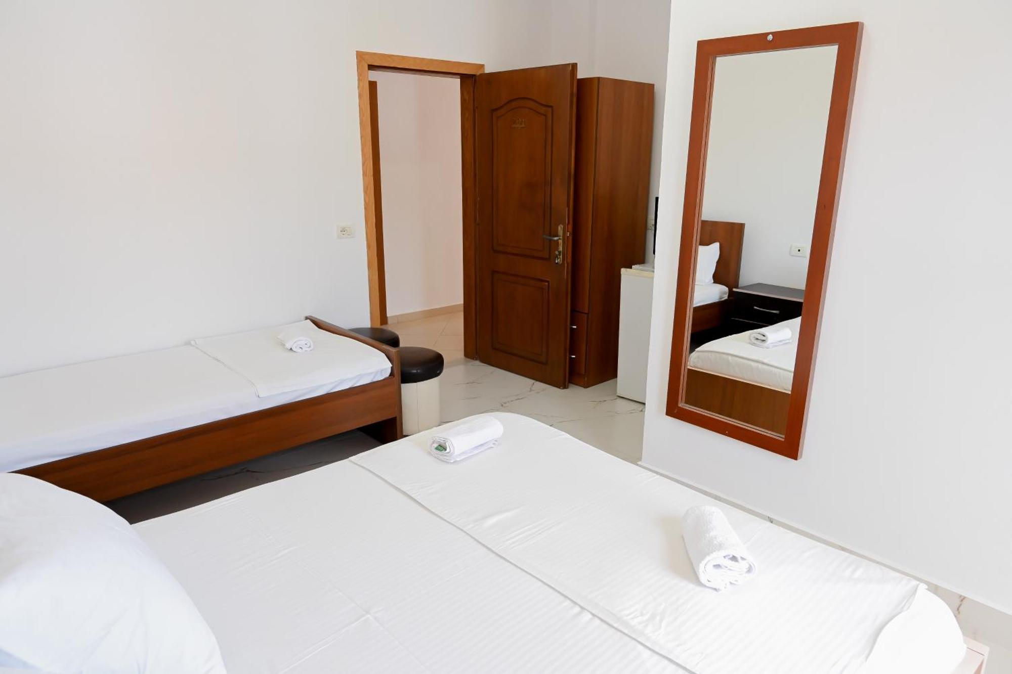 Hotel Kriti Max , Shengjin Shëngjin 외부 사진