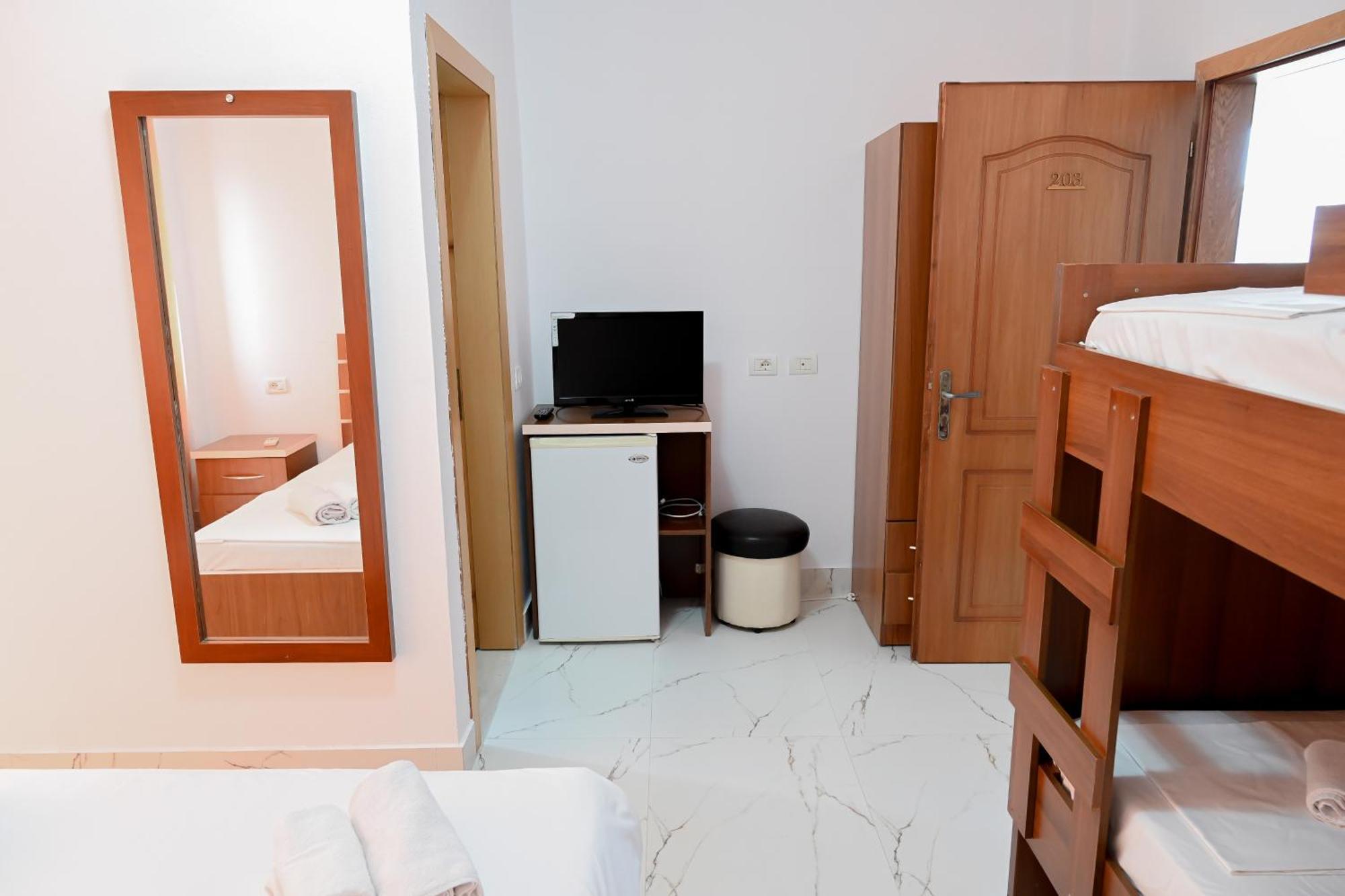Hotel Kriti Max , Shengjin Shëngjin 외부 사진